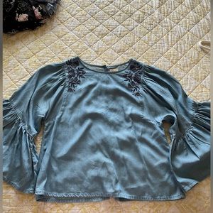 Hollister Blue Bell sleeve blouse